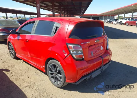 2017 Chevrolet Sonic Premier Auto из США, поврежденный, VIN 1G1JF6SBXH4120907